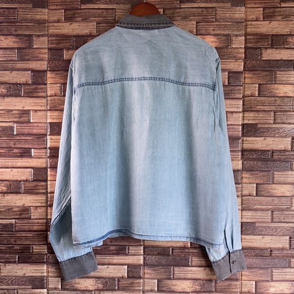 NWT EESome Small CONTRAST TENCEL DENIM TOP Blue & Gray - Picture 3 of 9